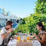 Rezort Q Premium 4*