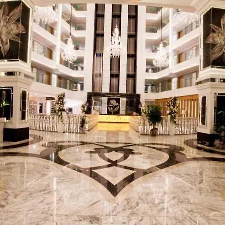 リゾート Q Premium 4*