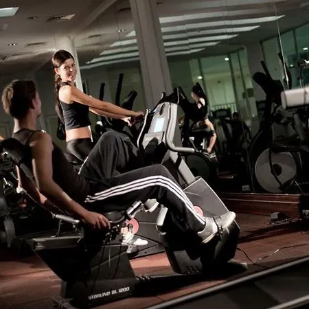 リゾート Q Premium 4*