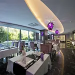 Q Premium Complex
