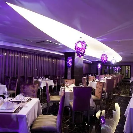 Q Premium 4*